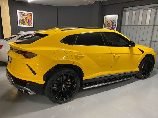 LAMBORGHINI URUS (12)