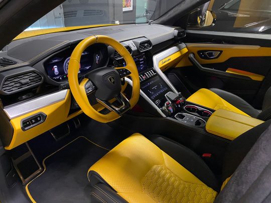 LAMBORGHINI URUS (4)