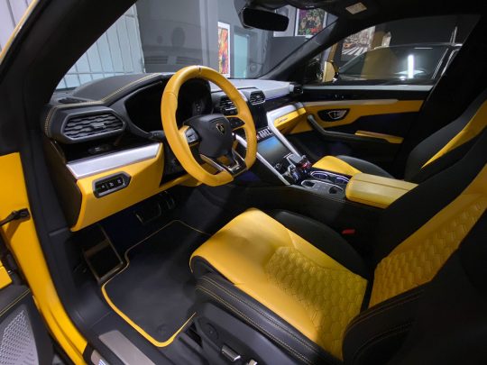 LAMBORGHINI URUS (8)